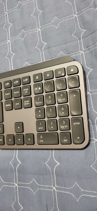 MX Keys Logitech Tastatura Wireless Bluetooth fuctionala + dongal