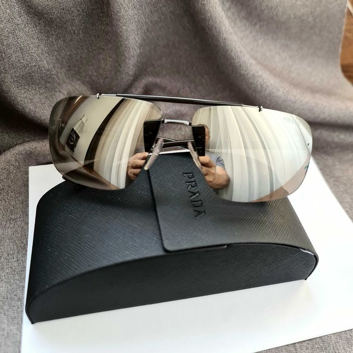 Солнцезащитные очки PR.