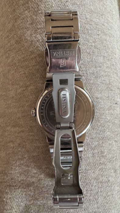 Часовник Festina