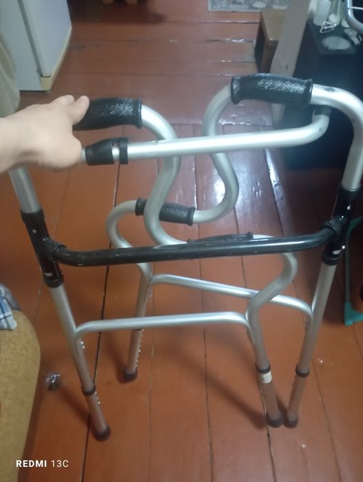 Продам ходунки .