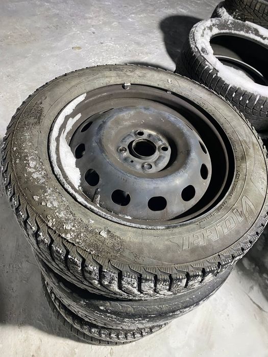 Колеса с дисками на  Hyundai accent