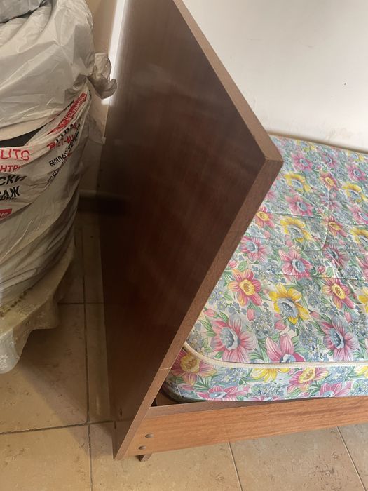 Продам односпальную кровать