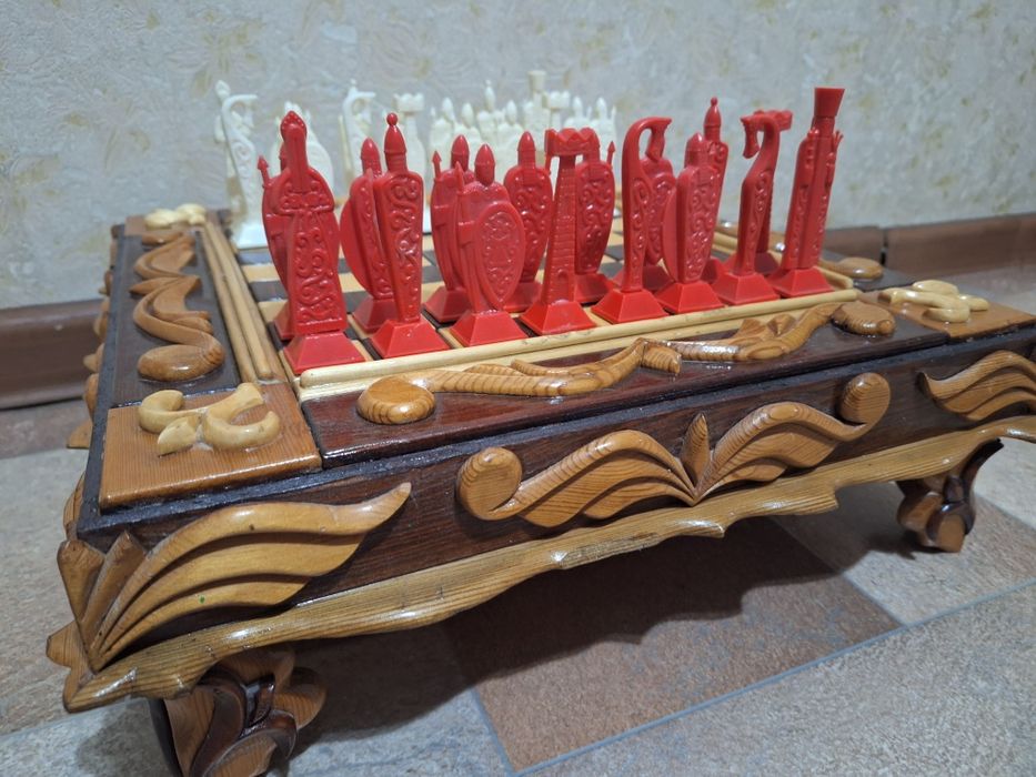 Шахматы продам. Звоните.