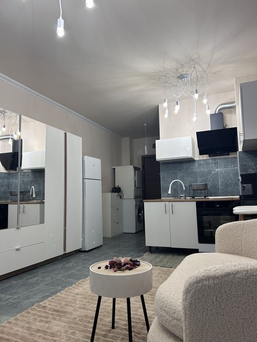 Дава се под наем Едностаен апартамент в София, Център - 35 кв.м за 115000 € - Снимка #3