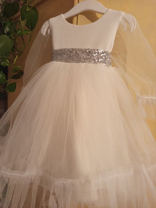 Нарядное платье на девочку