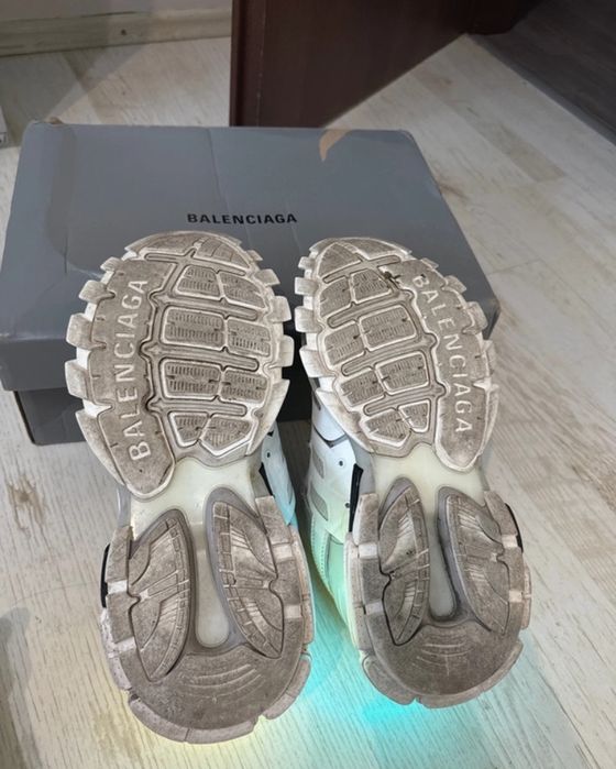 Balenciaga track