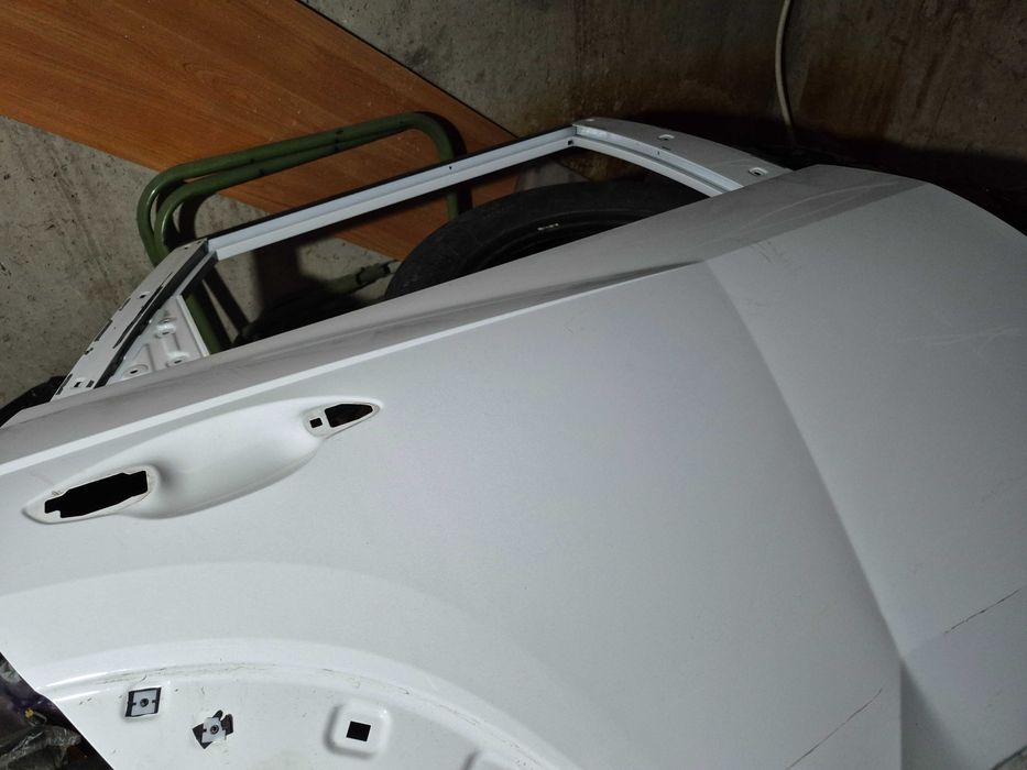 Дверь задняя правая на хюндай муфаса