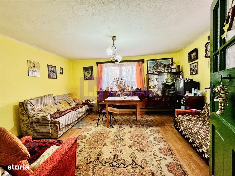 Casa individuala de vanzare in Nucet | Rosia | teren 747 mp | livada,