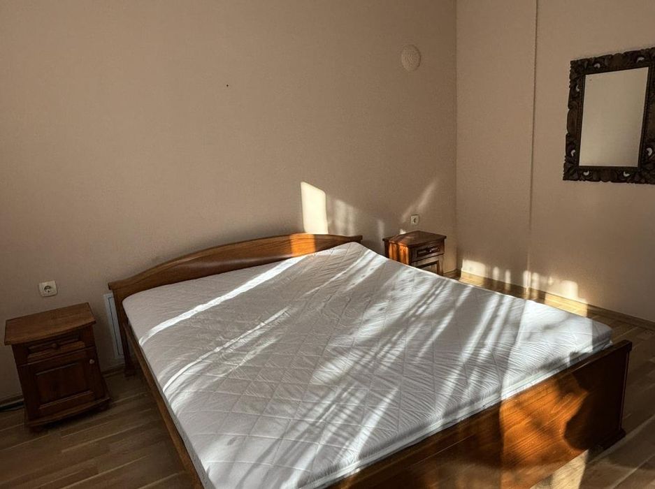 Дава се под наем Тристаен апартамент в Пловдив, Център - 100 кв.м за 475 € - Снимка #2