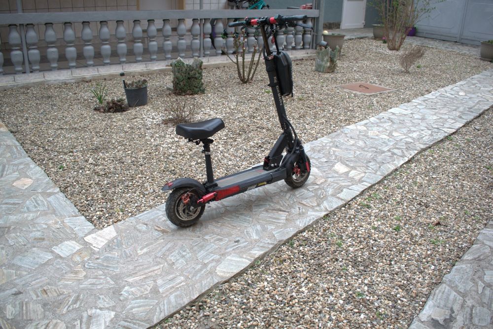 Vând trotineta Kugoo Kirin M4 Pro