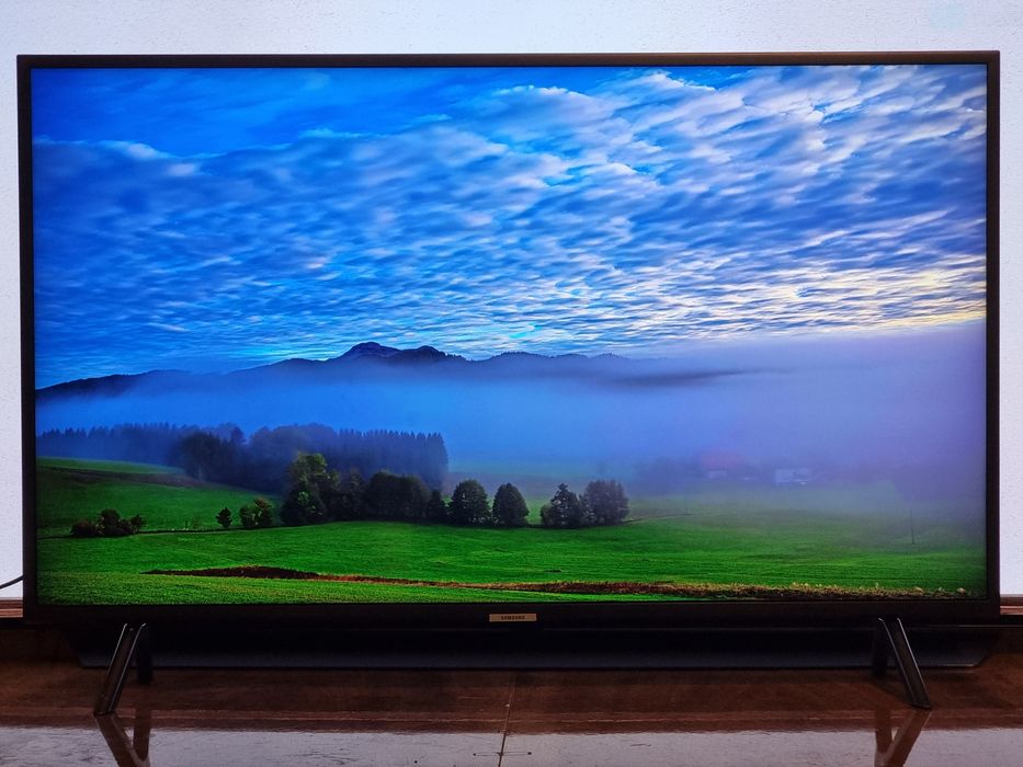 SMART Телевизор / Samsung 40" - 4K / HDR10+ / Dolby Audio