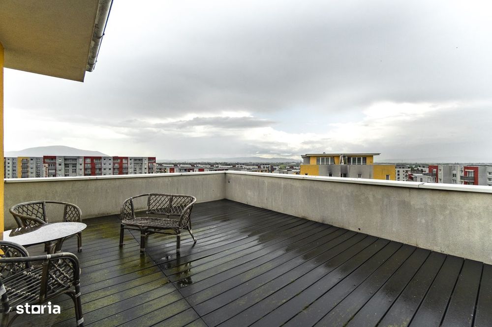 Penthouse cu terasă, lift și aer condiționat în Brasov