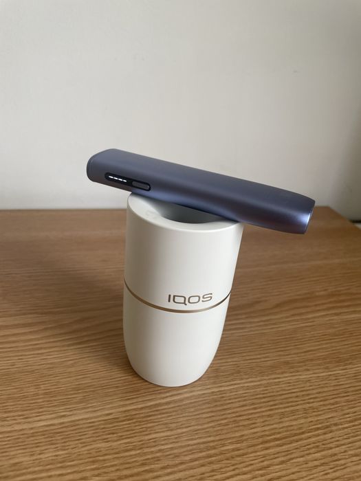 Set Iqos cu scrumiera alba