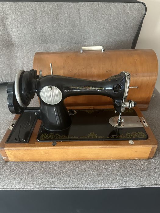 Стара шевна машина