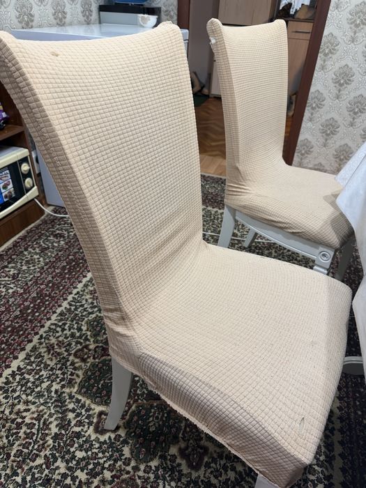 Стол со стульями