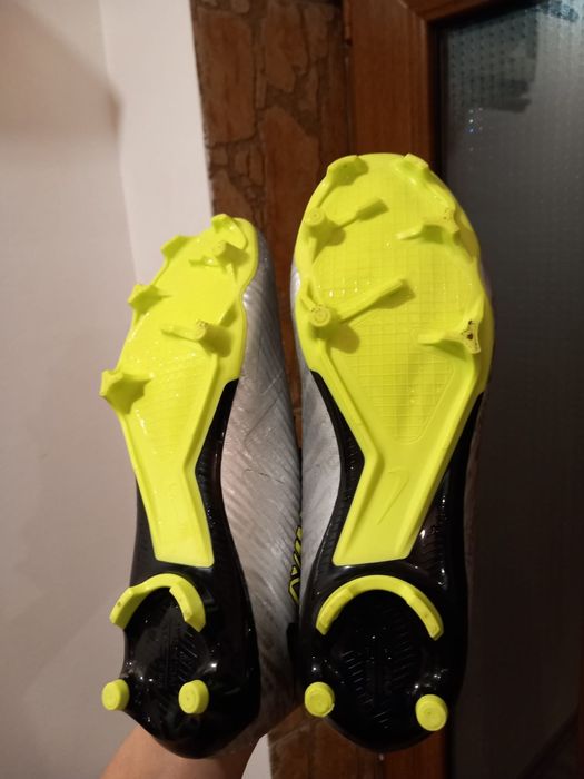 Vand crampoane NIKE Mercurial Zoom Vapor