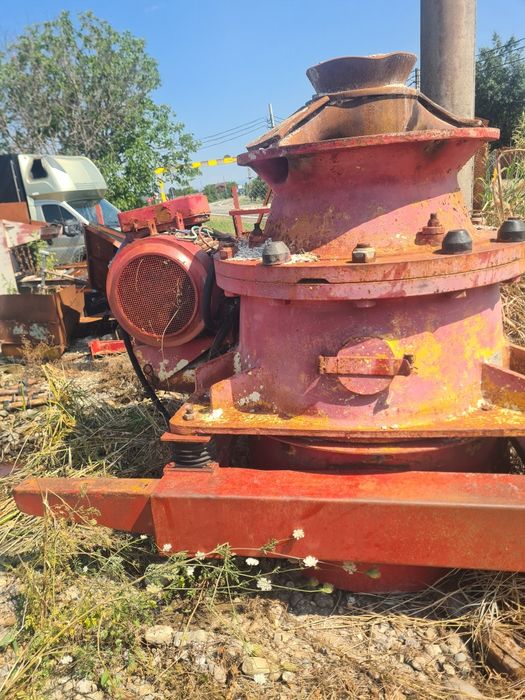 Concasor cu con 400 tone Ora