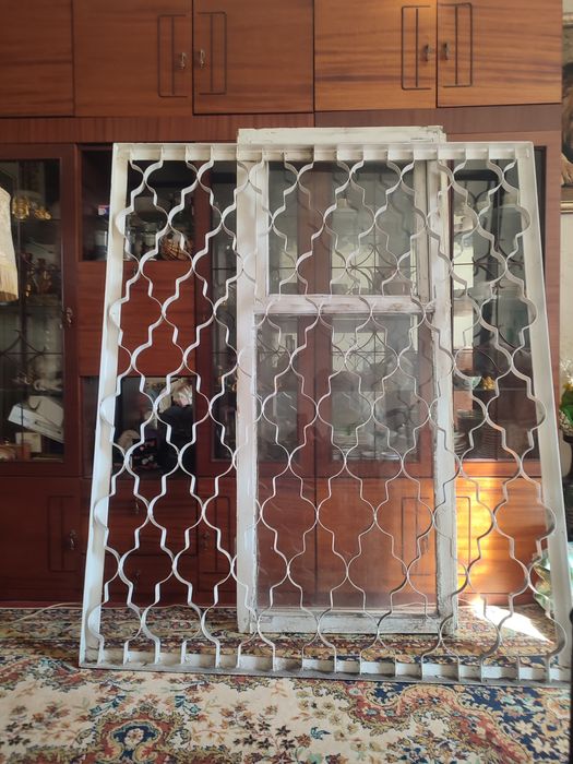 Продам решетки в наличии две штуки