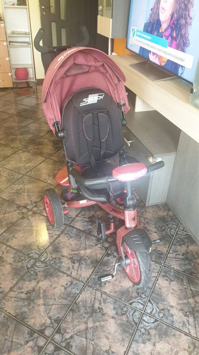 Триколка с помпащи гуми Lorelli - Speedy, Red & Black!