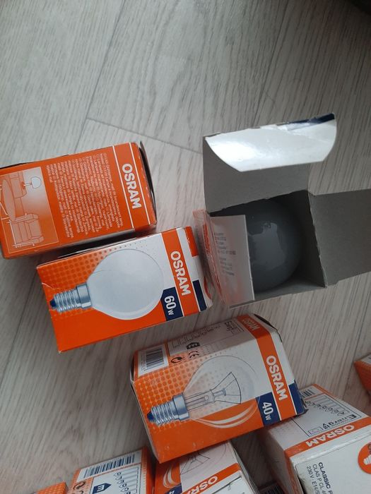 Продаю     лампочки