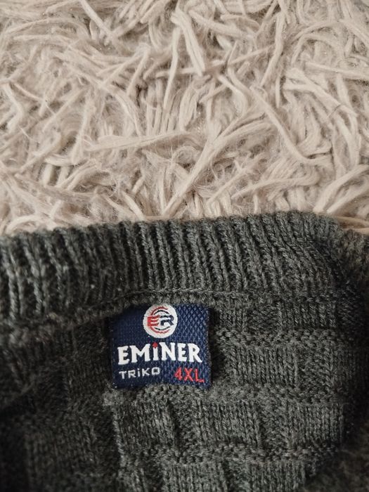 Продам 2 свитера