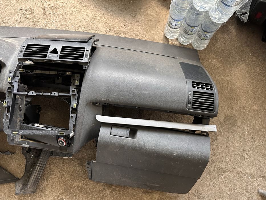 Арматурно табло от фв туран / vw touran