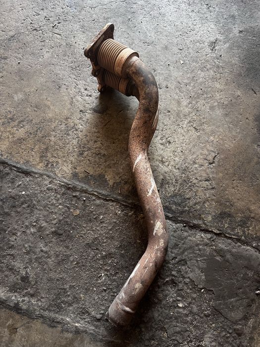 Изпусквателна тръба с мека връзка