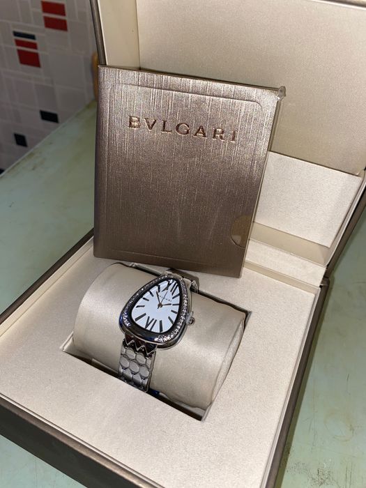 Женские часы на подарок