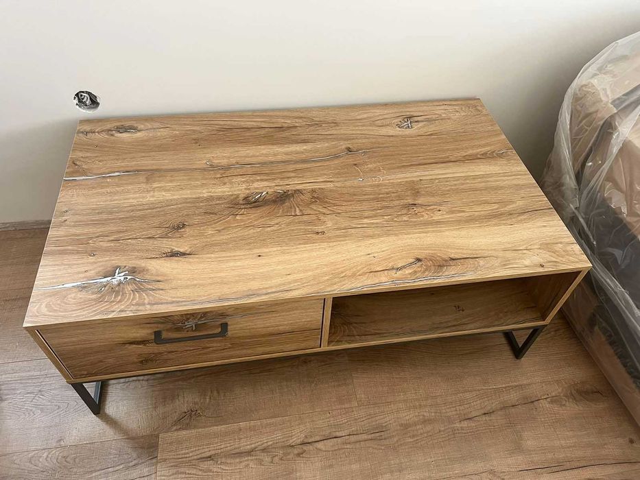 нова модерна Холна маса