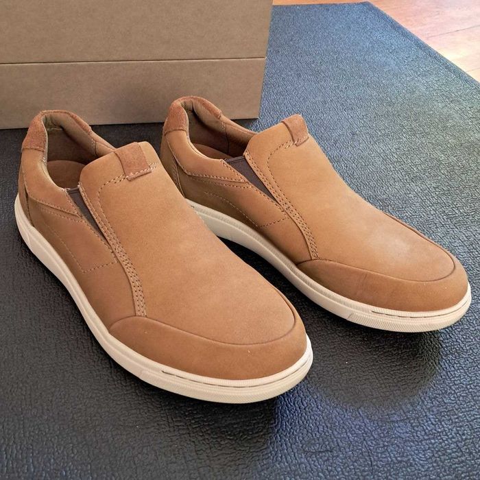 Обувки Clarks от набук, нови, номер 45.