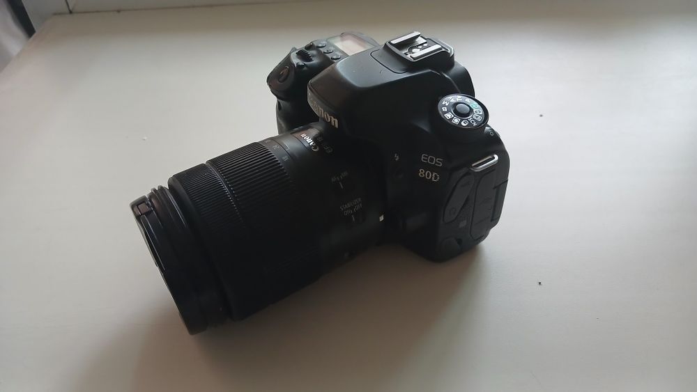 Продам Профессиональный фотоапарат Canon Eos 80D Срочно!