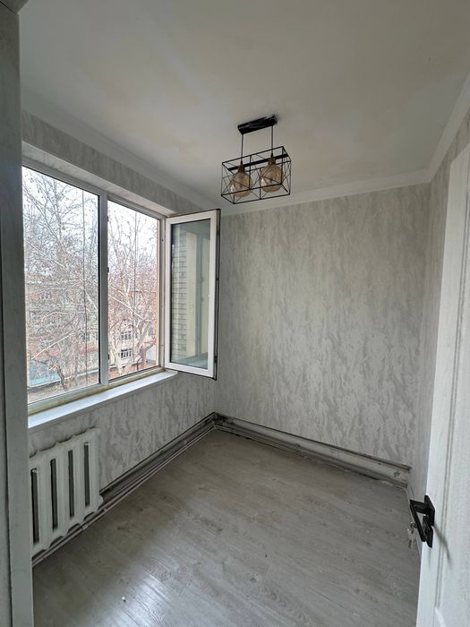 Продается квартира чиланзар 19 квартал 2-3/4/4 49 м2