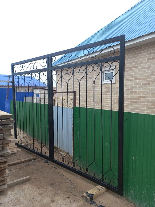 Срочно продаётся ворота для выезда автомобиля