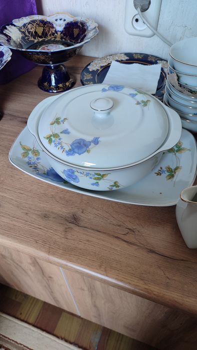 Столовый сервиз новый