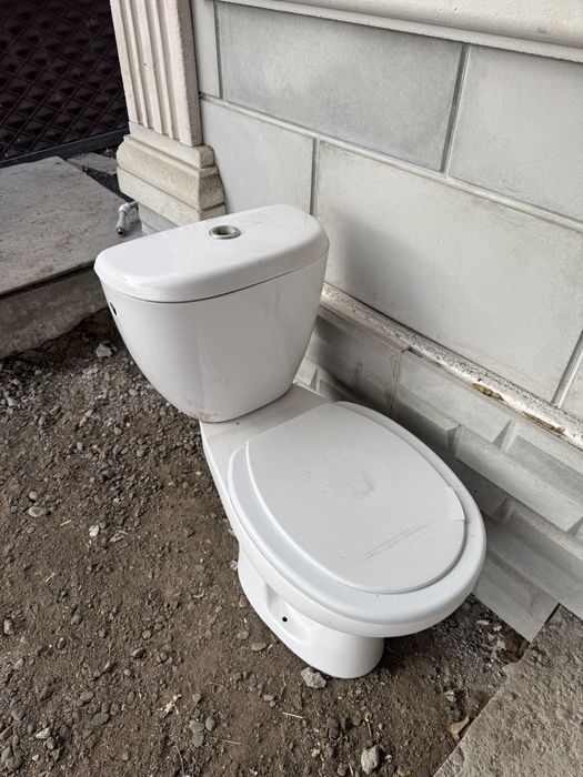 Продам унитаз в хорошем состояний