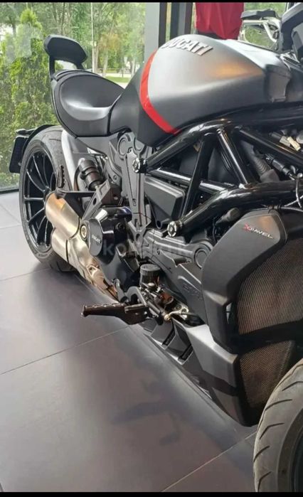 DUCATIX-Diavel Black Star edition
