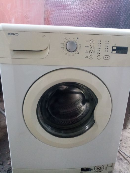 Продам машинку. Веко.