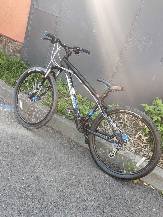 Vând 2 biciclete specialized
