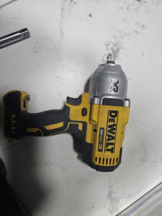 Гайковерт мощный в линейке dewalt