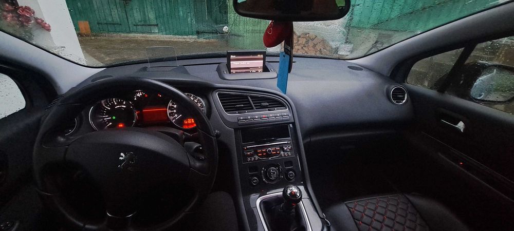 Vând sau Schimb Peugeot 5008 1.6 benzină