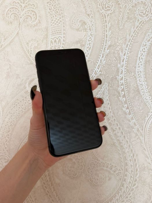 iPhone 11 продается в хорошем состоянии