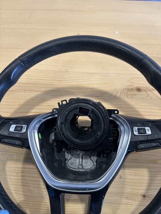 Волан със лентов кабел