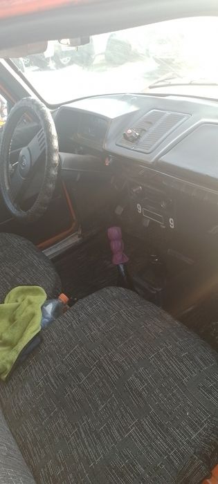 Moskvich 412 sedan Osvejit kraska bòlgan