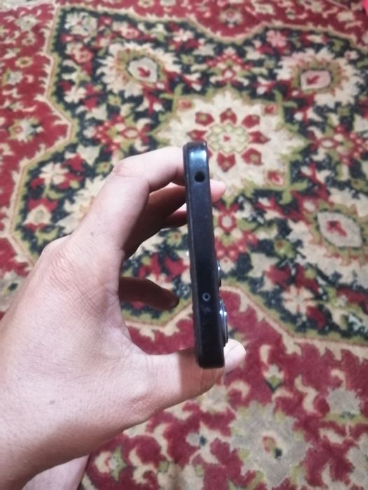 Redmi 8/256 sotiladi holati ideal