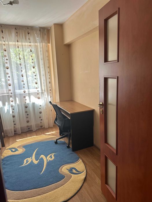 Proprietar inchiriez apartament 3 camere