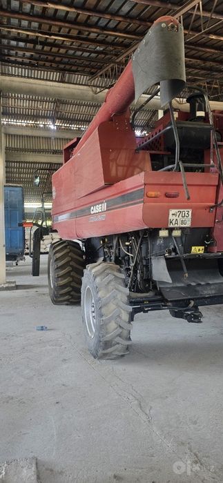 Case IH AXF 4088 kombayn