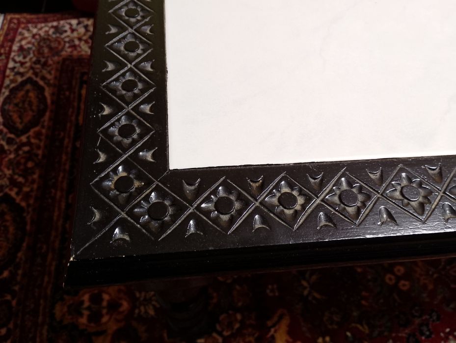 Масивна дървена холна маса