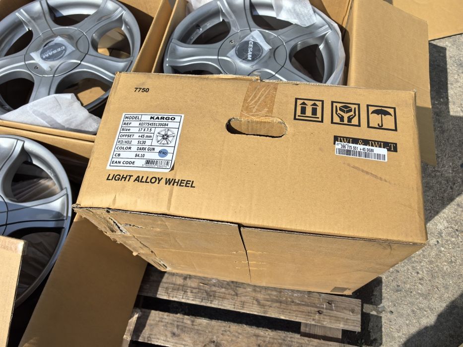 17 цола 5 х 130 мм Мерцедес Спринтер / Фолкваген Ел Те - Чисто Нови