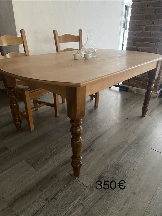 Масивни дървени маси