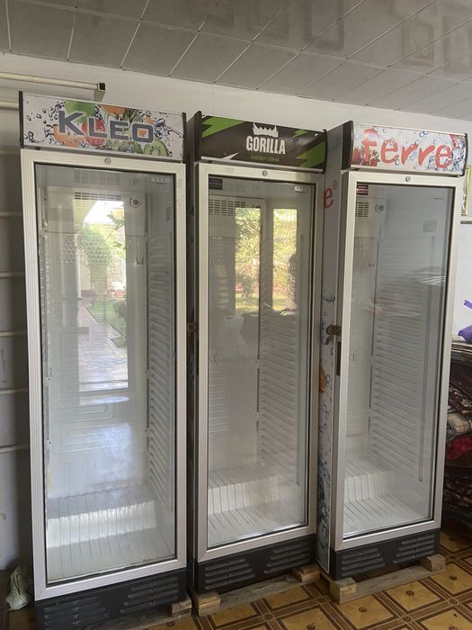 Kleo xolodilnik vitrinniy